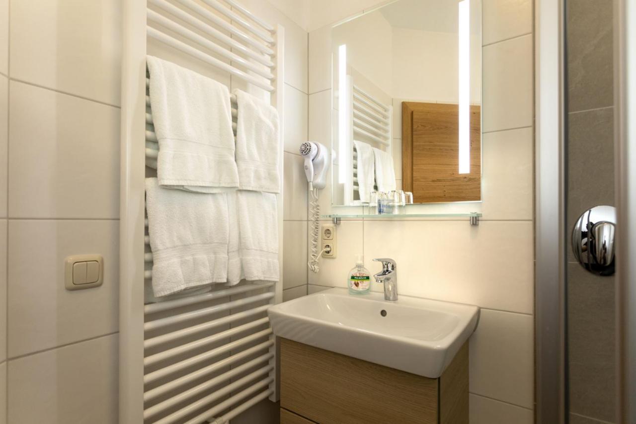 Pension Bernhardhof Otterfing Екстериор снимка