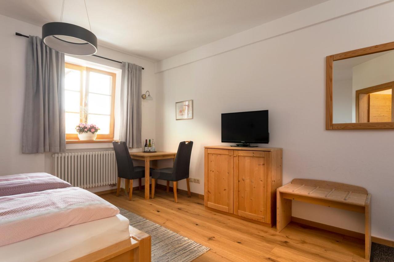 Pension Bernhardhof Otterfing Екстериор снимка