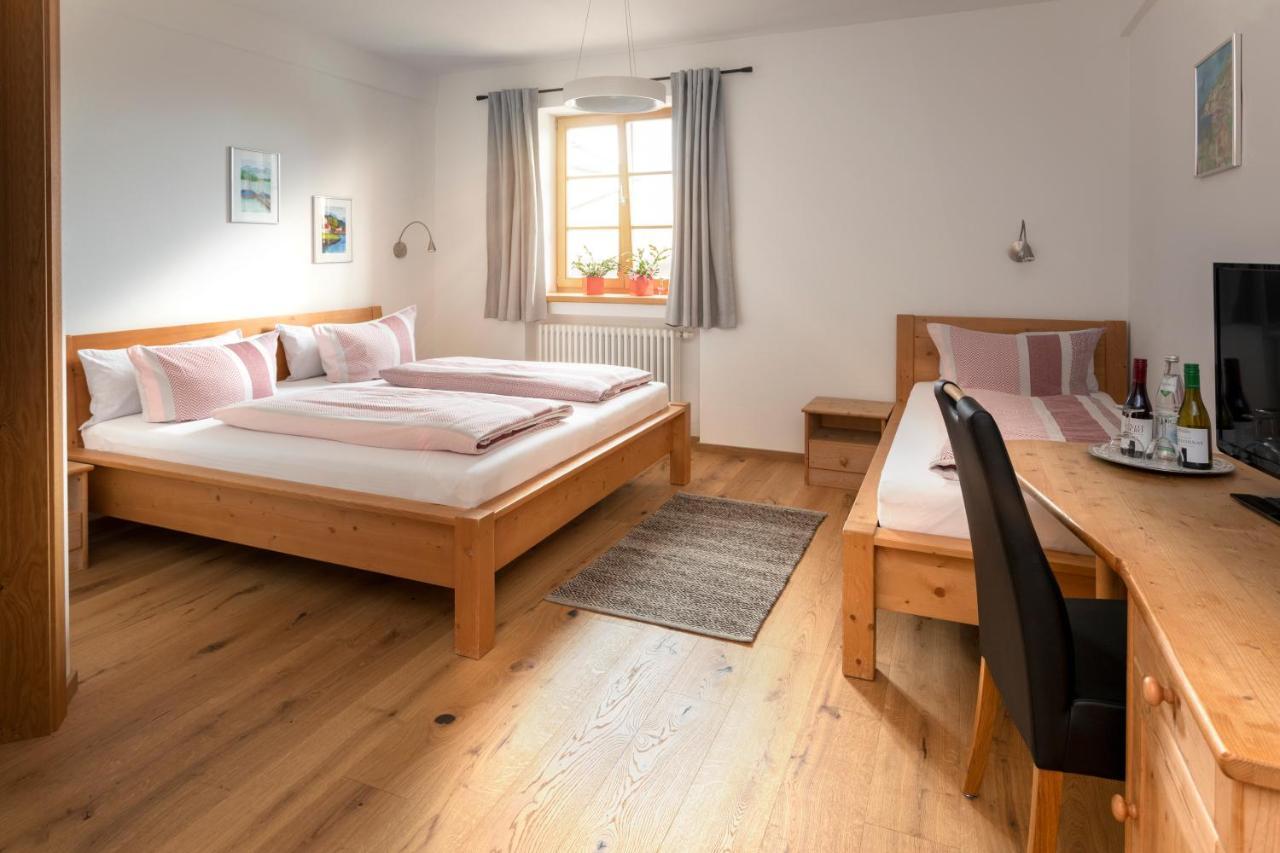 Pension Bernhardhof Otterfing Екстериор снимка