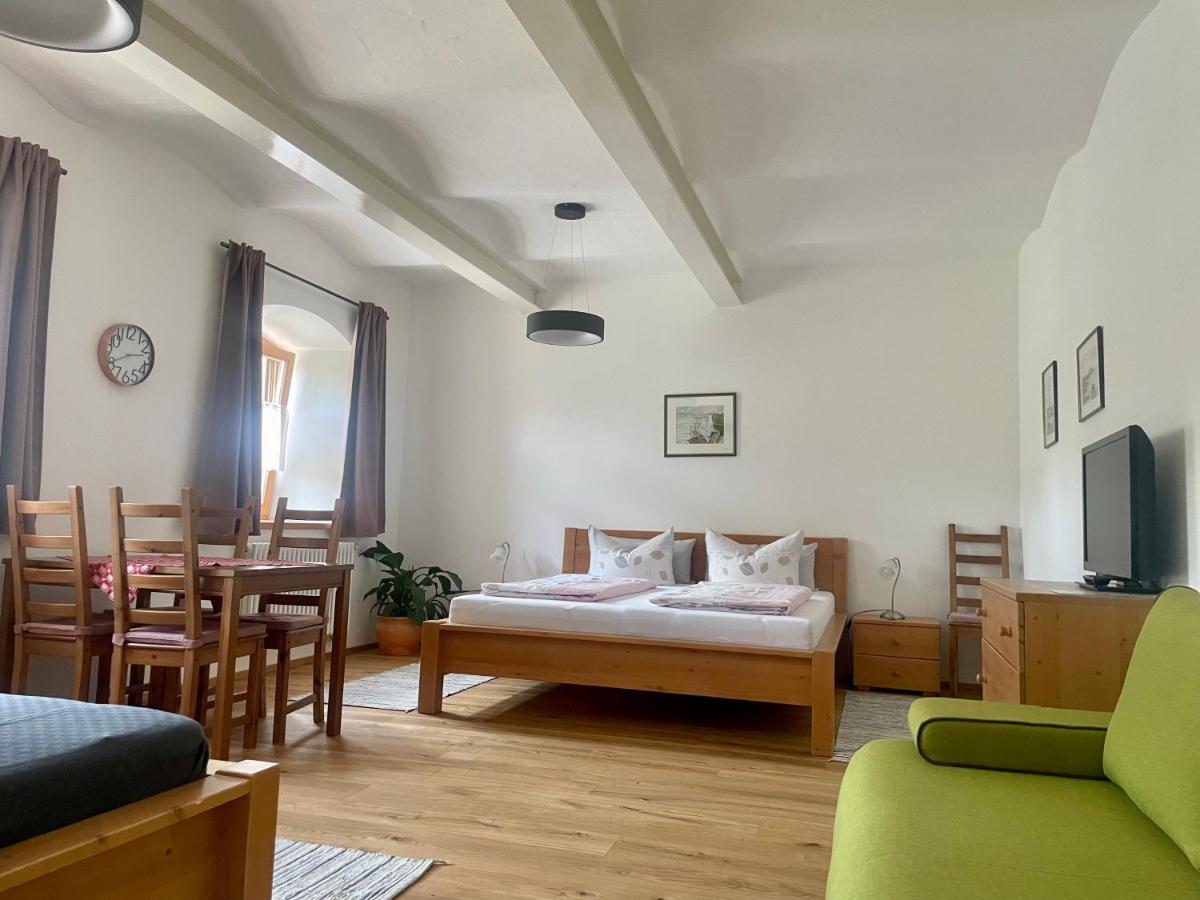 Pension Bernhardhof Otterfing Екстериор снимка