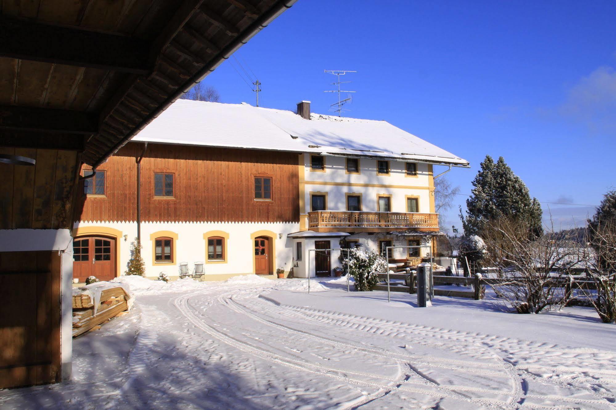 Pension Bernhardhof Otterfing Екстериор снимка