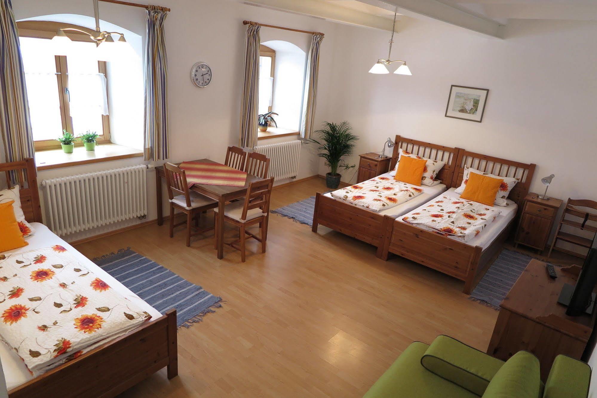 Pension Bernhardhof Otterfing Екстериор снимка