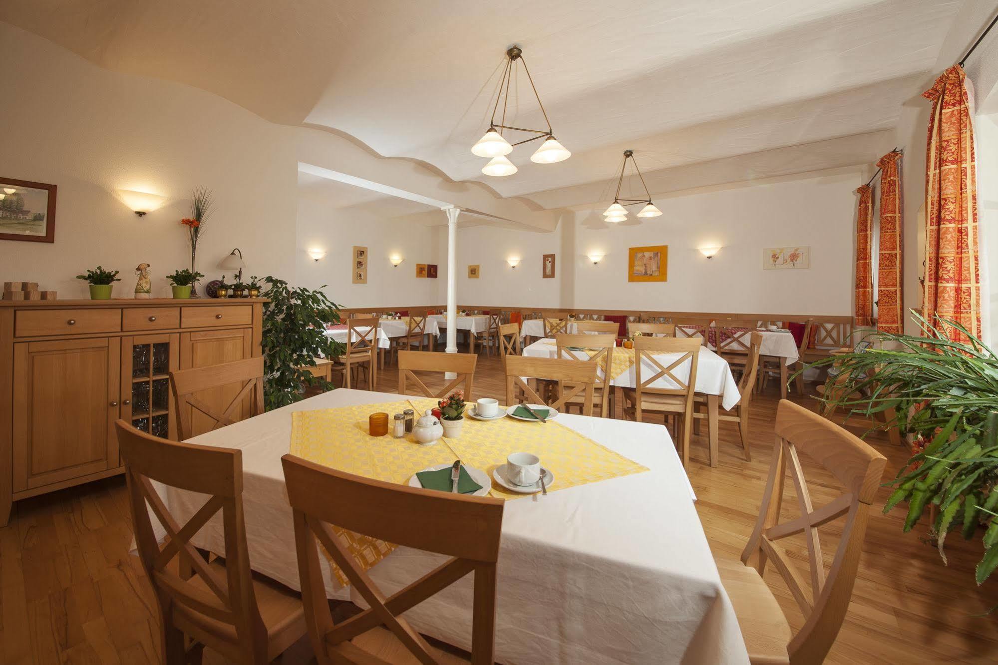 Pension Bernhardhof Otterfing Екстериор снимка